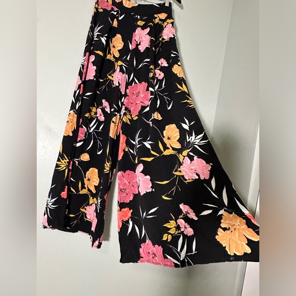 Guess Womens Charissa High Waist Pleated Floral Wide Leg Pants Size 2 Pockets - Picture 2 of 12